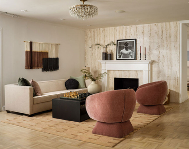 936 Chantilly Road - Photo Thumbnail 2