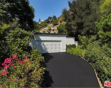 936 Chantilly Road - Photo Thumbnail 23