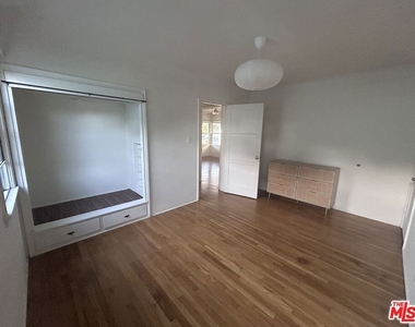 12444 Greene Avenue - Photo Thumbnail 9