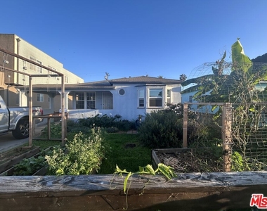 12444 Greene Avenue - Photo Thumbnail 3