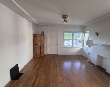 12444 Greene Avenue - Photo Thumbnail 10