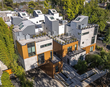 1016 N Martel Avenue - Photo Thumbnail 23