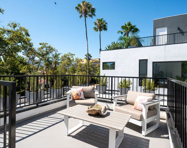1016 N Martel Avenue - Photo Thumbnail 18