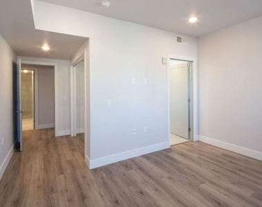3672 Jasmine Avenue - Photo Thumbnail 16