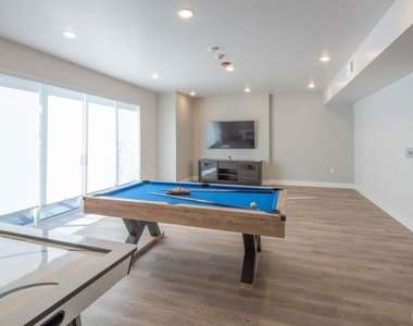 3672 Jasmine Avenue - Photo Thumbnail 3