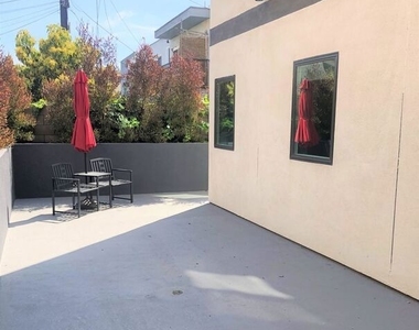 3672 Jasmine Avenue - Photo Thumbnail 20