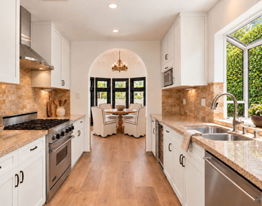 439 N La Jolla Avenue - Photo Thumbnail 8