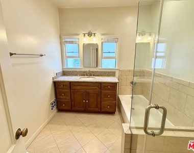 128 S Palm Drive - Photo Thumbnail 9