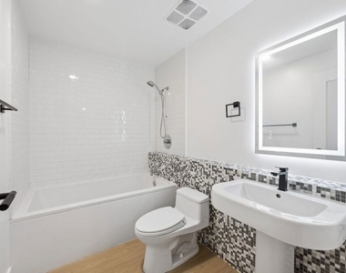 424 S Broadway - Photo Thumbnail 6