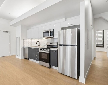 424 S Broadway - Photo Thumbnail 2