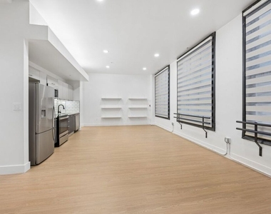 424 S Broadway - Photo Thumbnail 4