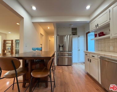 3323 Reta Street - Photo Thumbnail 6