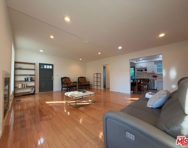 3323 Reta Street - Photo Thumbnail 3