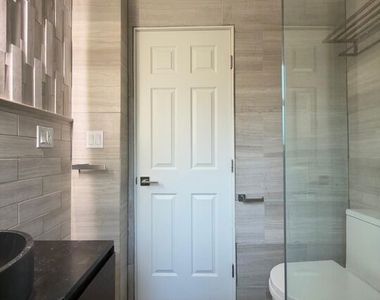 3323 Reta Street - Photo Thumbnail 11