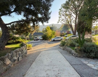 3323 Reta Street - Photo Thumbnail 44