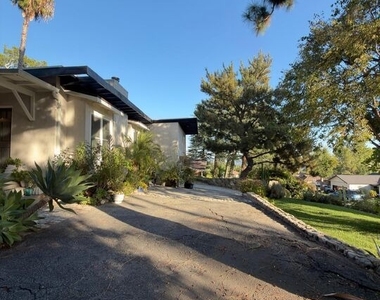 3323 Reta Street - Photo Thumbnail 45