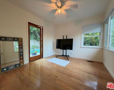 3323 Reta Street - Photo Thumbnail 18