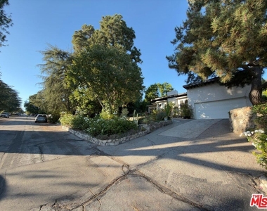 3323 Reta Street - Photo Thumbnail 40