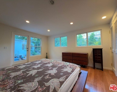 3323 Reta Street - Photo Thumbnail 22