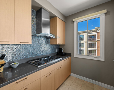 556 Caruso Avenue - Photo Thumbnail 11