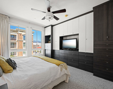 556 Caruso Avenue - Photo Thumbnail 14