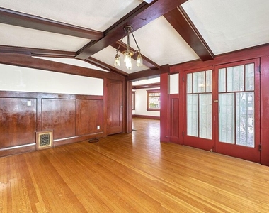 1016 S Oxford Avenue - Photo Thumbnail 4