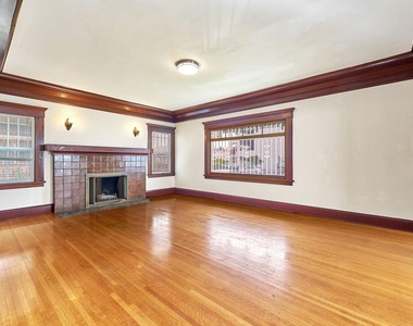 1016 S Oxford Avenue - Photo Thumbnail 2