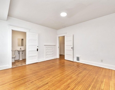 1016 S Oxford Avenue - Photo Thumbnail 13