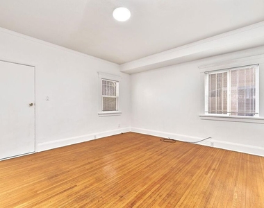 1016 S Oxford Avenue - Photo Thumbnail 12