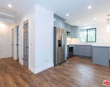 858 Oneonta Drive - Photo Thumbnail 6