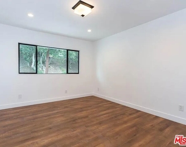 858 Oneonta Drive - Photo Thumbnail 12
