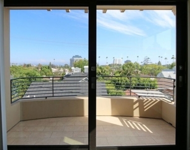 12234 Montana Avenue - Photo Thumbnail 7