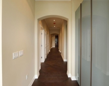 12234 Montana Avenue - Photo Thumbnail 5