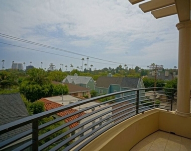 12234 Montana Avenue - Photo Thumbnail 9