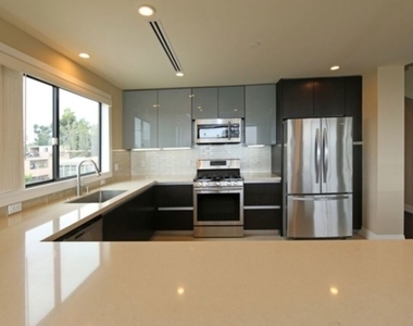 12234 Montana Avenue - Photo Thumbnail 3