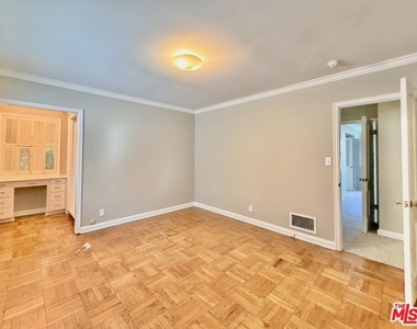 951 Masselin Avenue - Photo Thumbnail 16