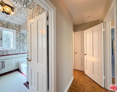 951 Masselin Avenue - Photo Thumbnail 25