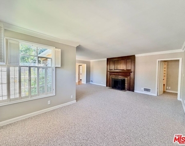 951 Masselin Avenue - Photo Thumbnail 4