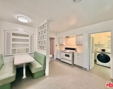 951 Masselin Avenue - Photo Thumbnail 10