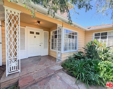 951 Masselin Avenue - Photo Thumbnail 1