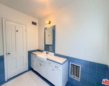 951 Masselin Avenue - Photo Thumbnail 19