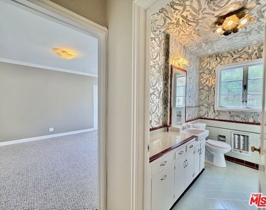 951 Masselin Avenue - Photo Thumbnail 22