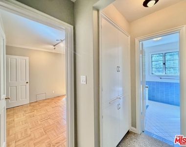 951 Masselin Avenue - Photo Thumbnail 17