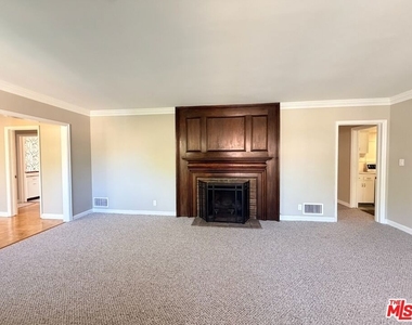 951 Masselin Avenue - Photo Thumbnail 3