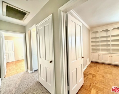 951 Masselin Avenue - Photo Thumbnail 14