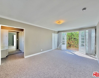 951 Masselin Avenue - Photo Thumbnail 23