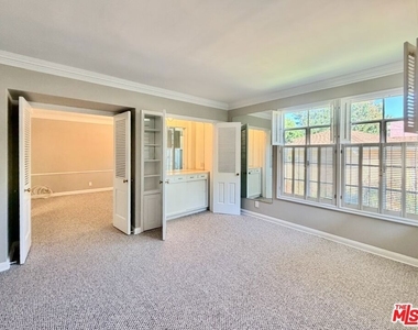 951 Masselin Avenue - Photo Thumbnail 6