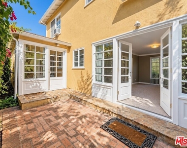 951 Masselin Avenue - Photo Thumbnail 24