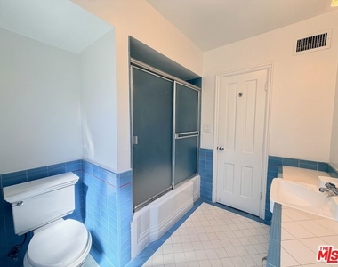 951 Masselin Avenue - Photo Thumbnail 18