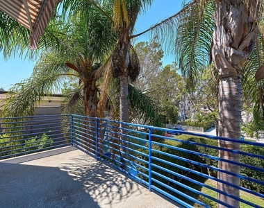 848 N Las Palmas Avenue - Photo Thumbnail 34